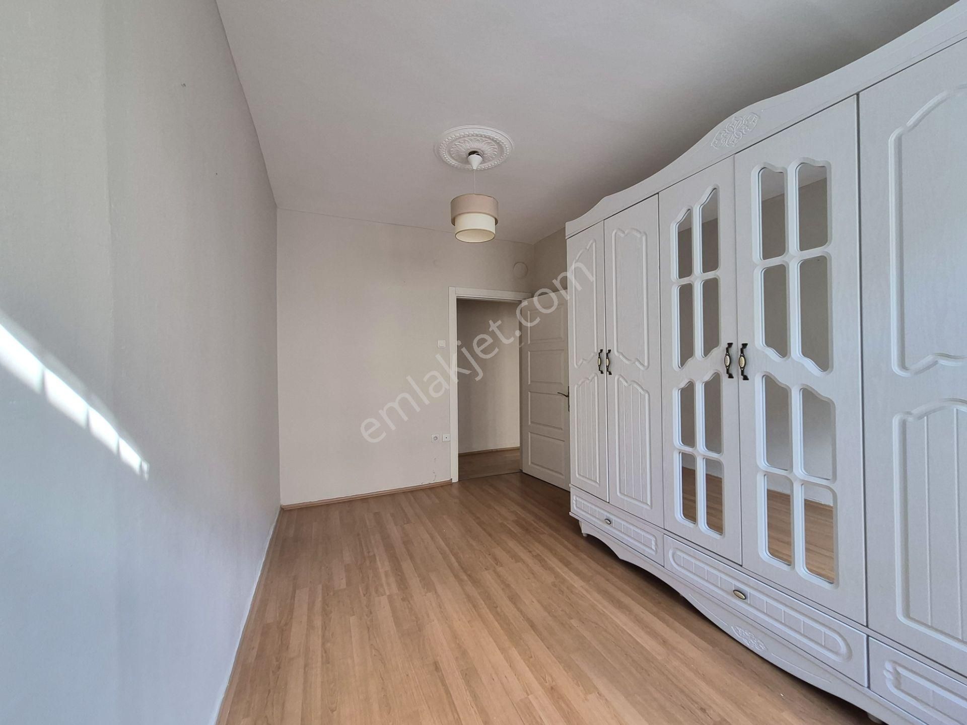 Gayrettepede 2+1 80 M2 Kombili Teraslı Ferah Bahçe Katı - Görsel 14