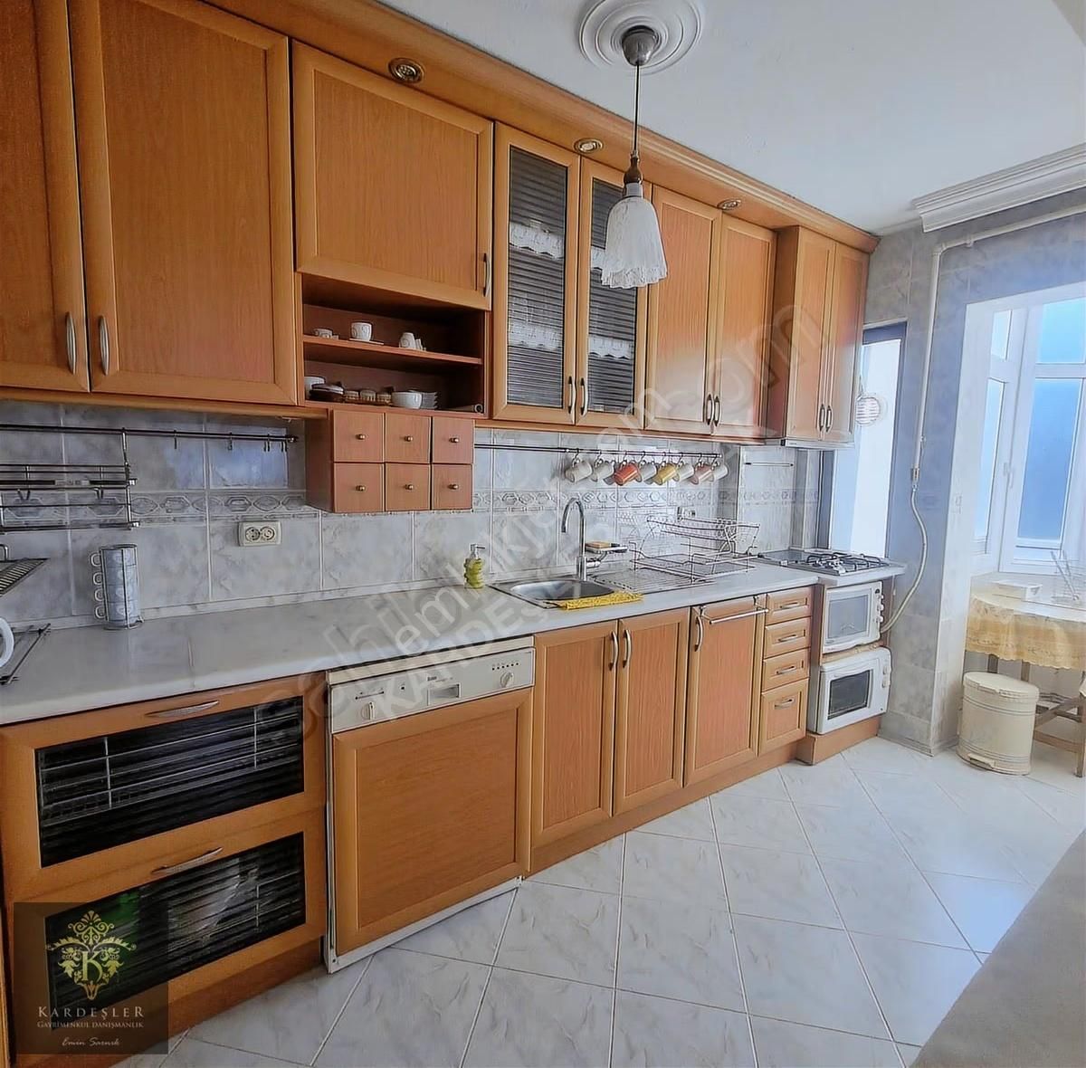 Halitpaşa Mahallesinde Eşyalı Kiralık Daire - Görsel 14