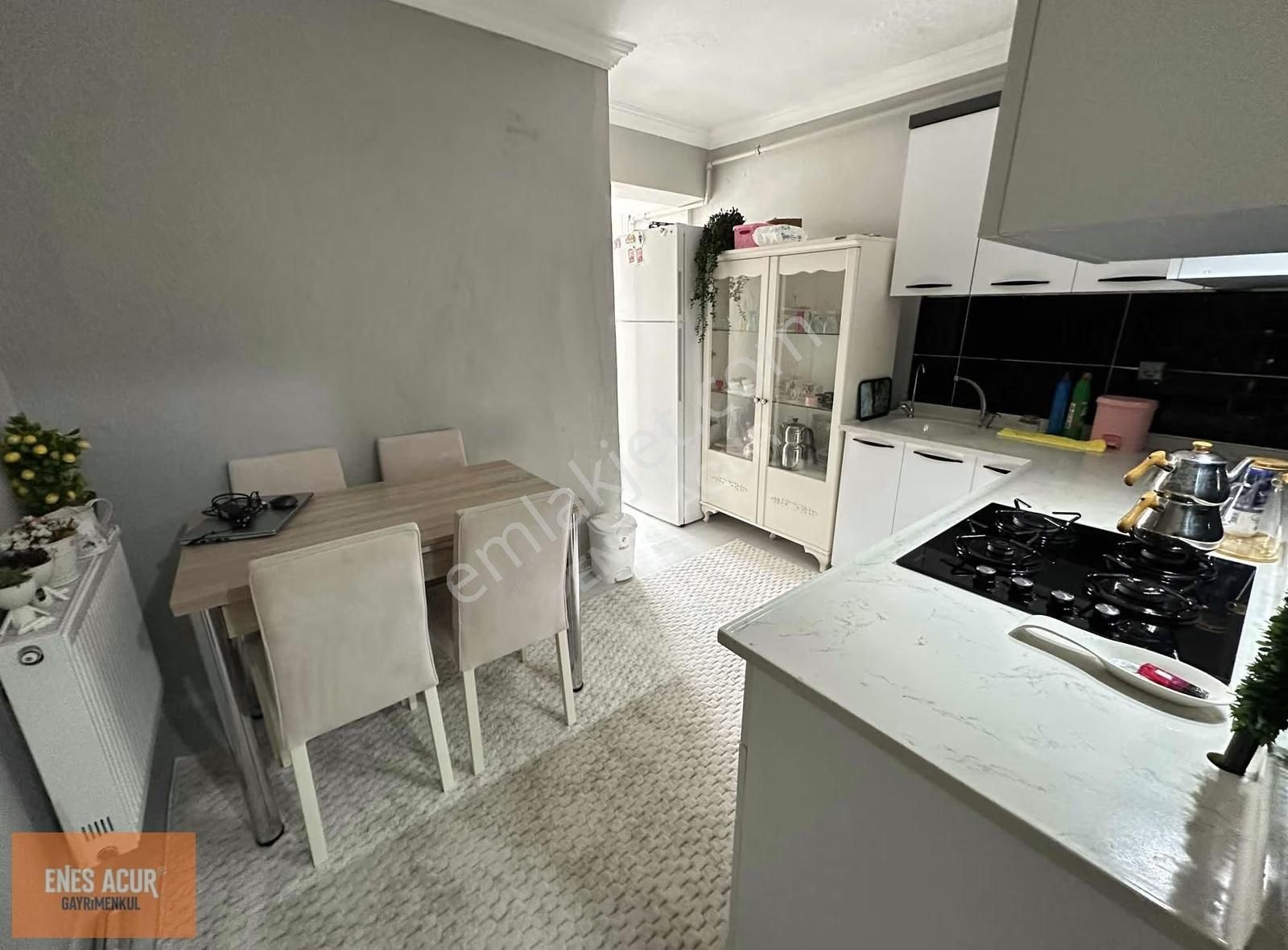 Enes Acur' Dan Fatih Mah.3+1 Full Bakımlı Daire !