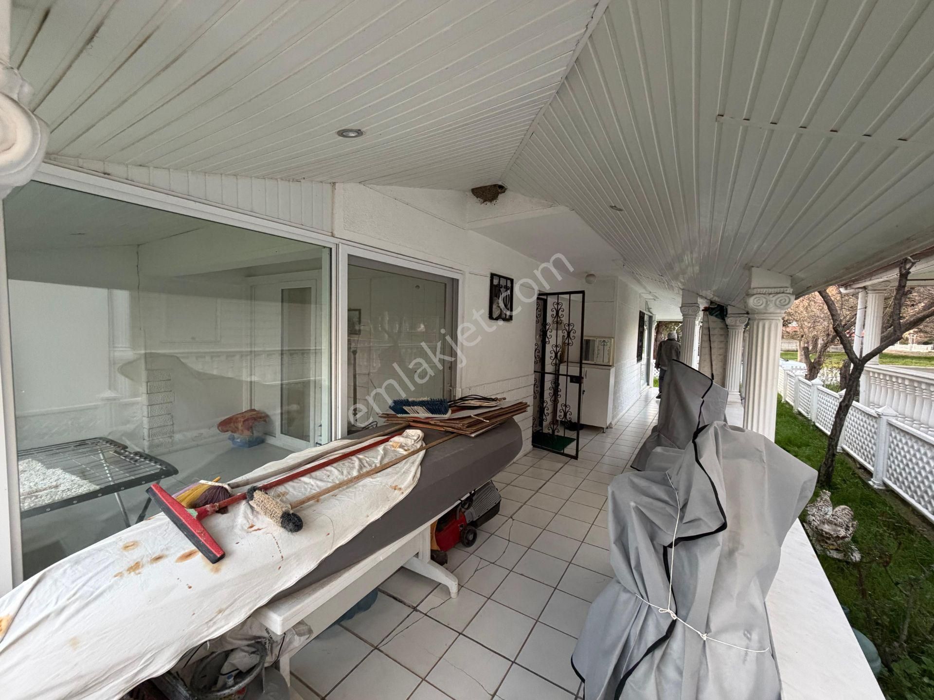 Denize 250' Metre İkiz Nizam (210 M2) 3+1 Bahçeli Dubleks Villa - Görsel 12