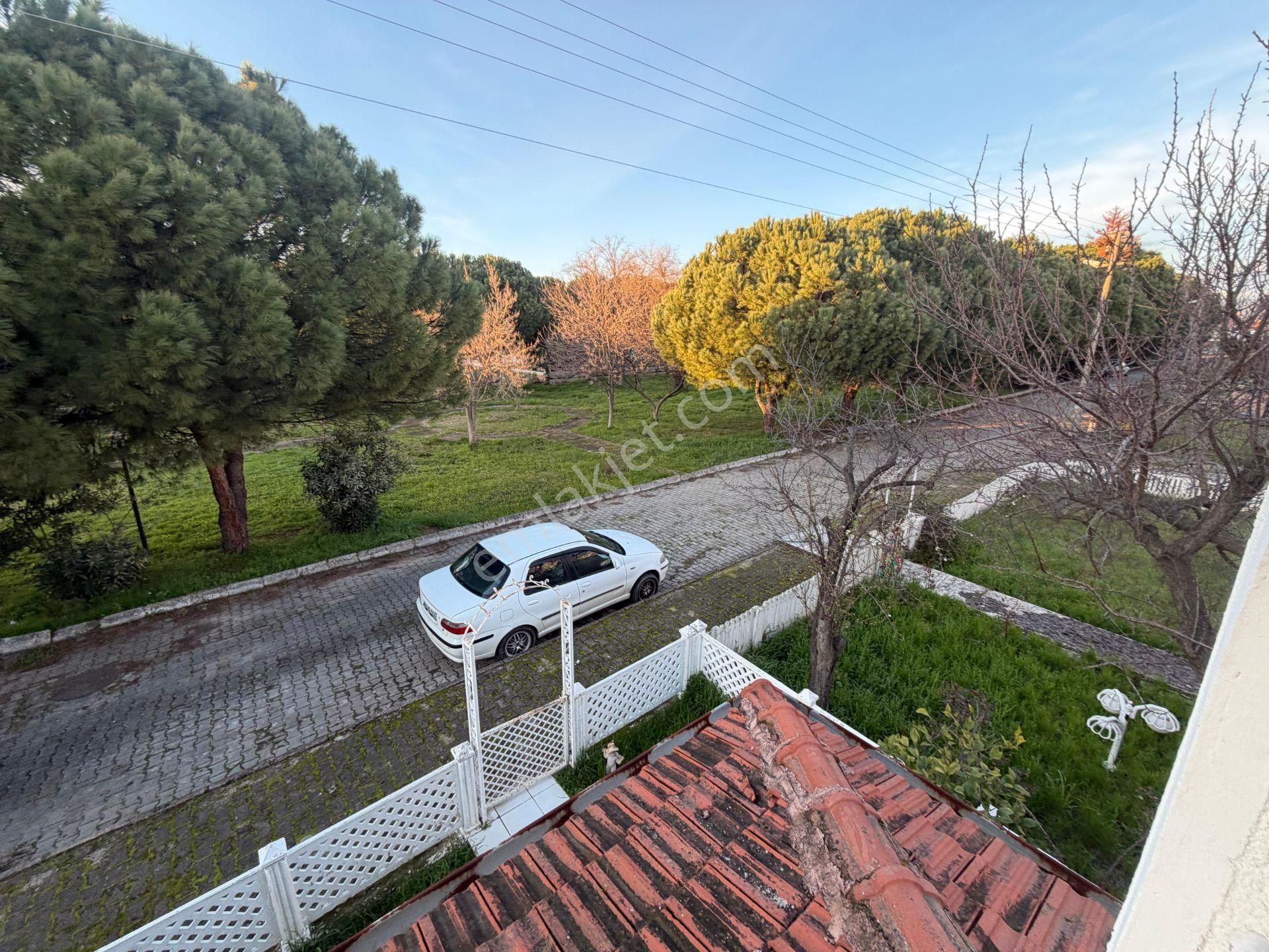 Denize 250' Metre İkiz Nizam (210 M2) 3+1 Bahçeli Dubleks Villa - Görsel 32