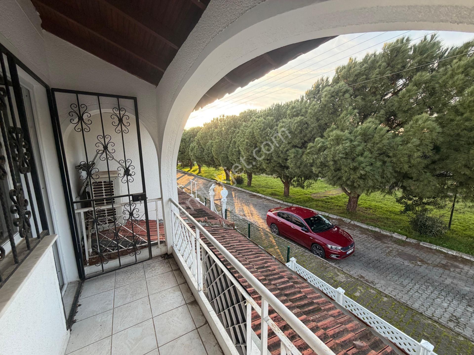 Denize 250' Metre İkiz Nizam (210 M2) 3+1 Bahçeli Dubleks Villa - Görsel 33