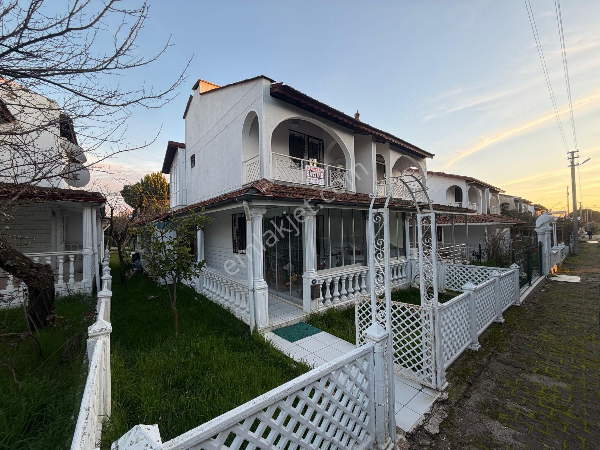 Denize 250' Metre İkiz Nizam (210 M2) 3+1 Bahçeli Dubleks Villa - Görsel 4