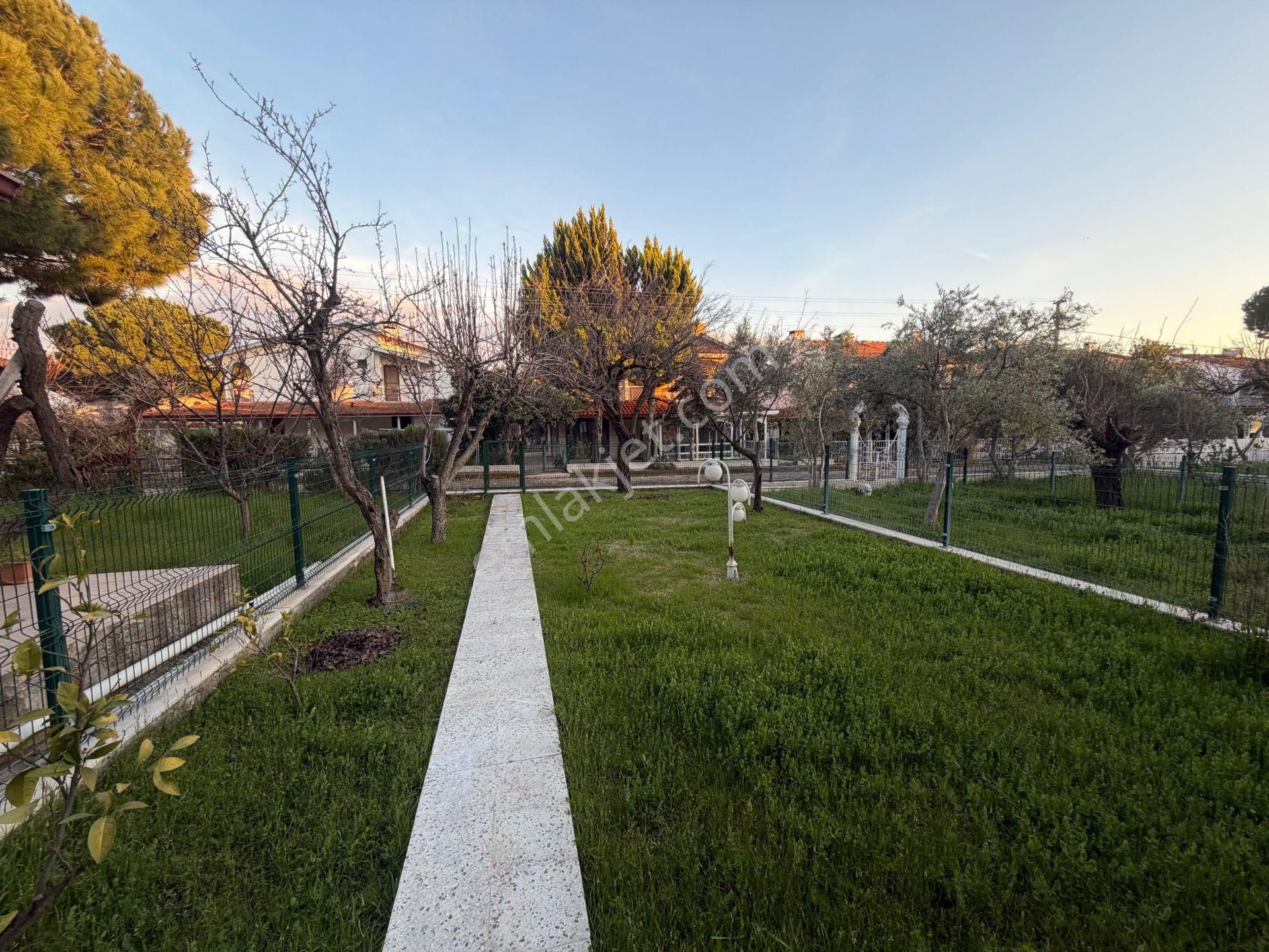 Denize 250' Metre İkiz Nizam (210 M2) 3+1 Bahçeli Dubleks Villa - Görsel 16