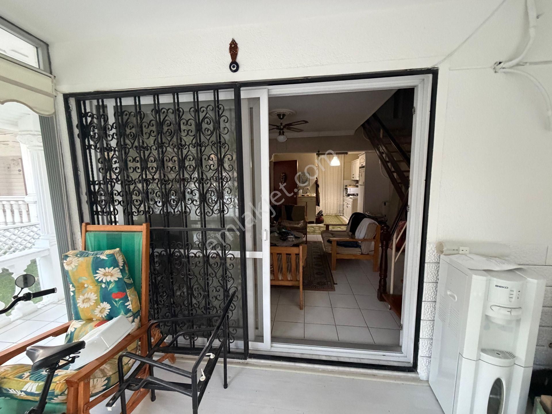Denize 250' Metre İkiz Nizam (210 M2) 3+1 Bahçeli Dubleks Villa - Görsel 26