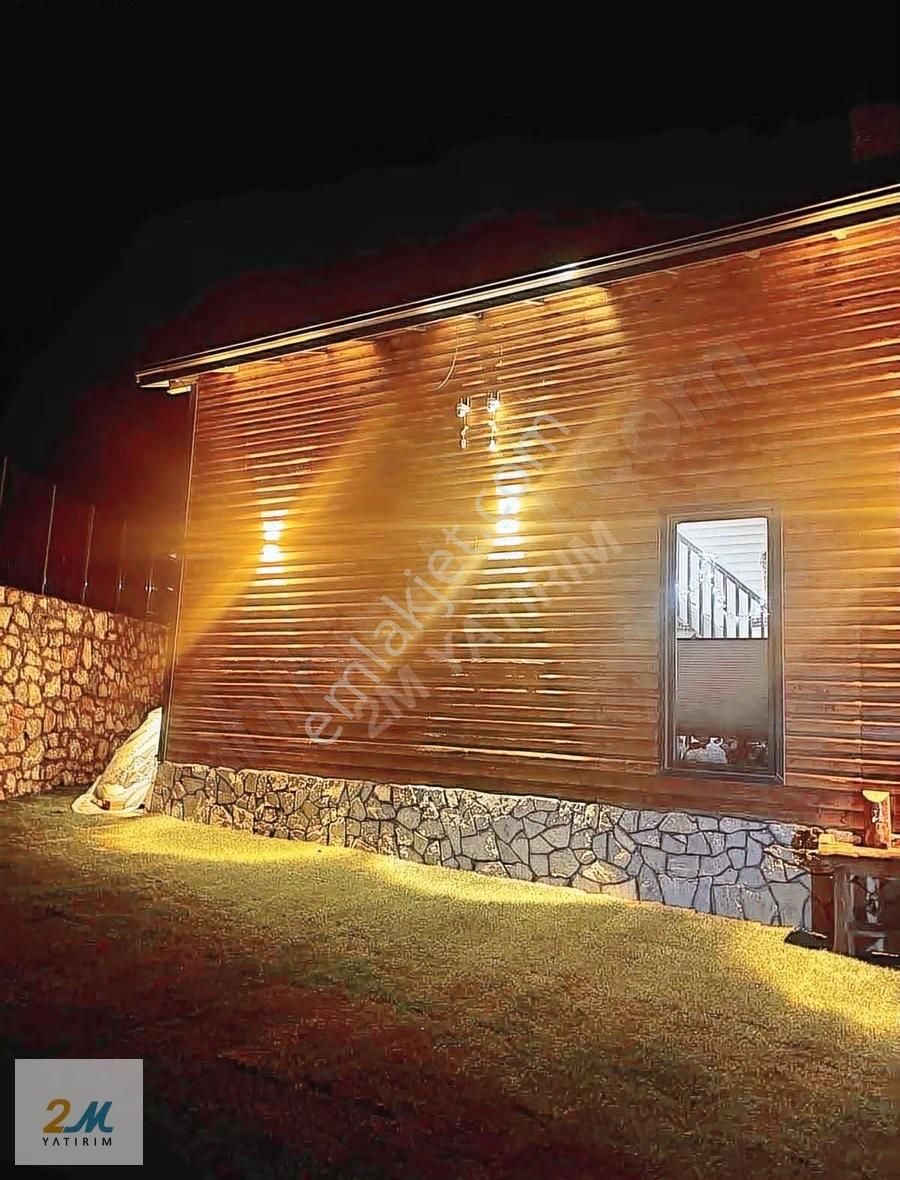 İznik Çamoluk'ta Göl Manzaralı, 3.825m² Arsa Üzerinde Ev