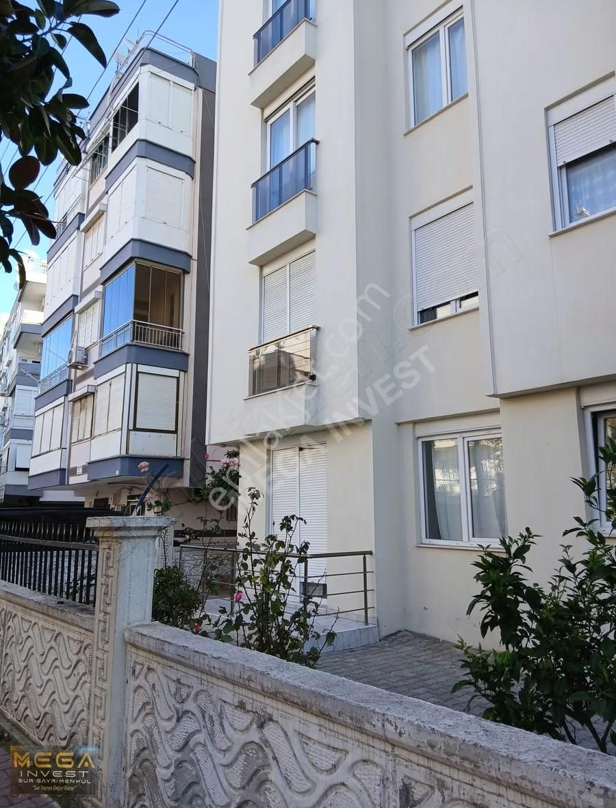 Mega İnvest'den Yüksek Giriş Eşyalı Kiralık 1+1 60 M2 Daire