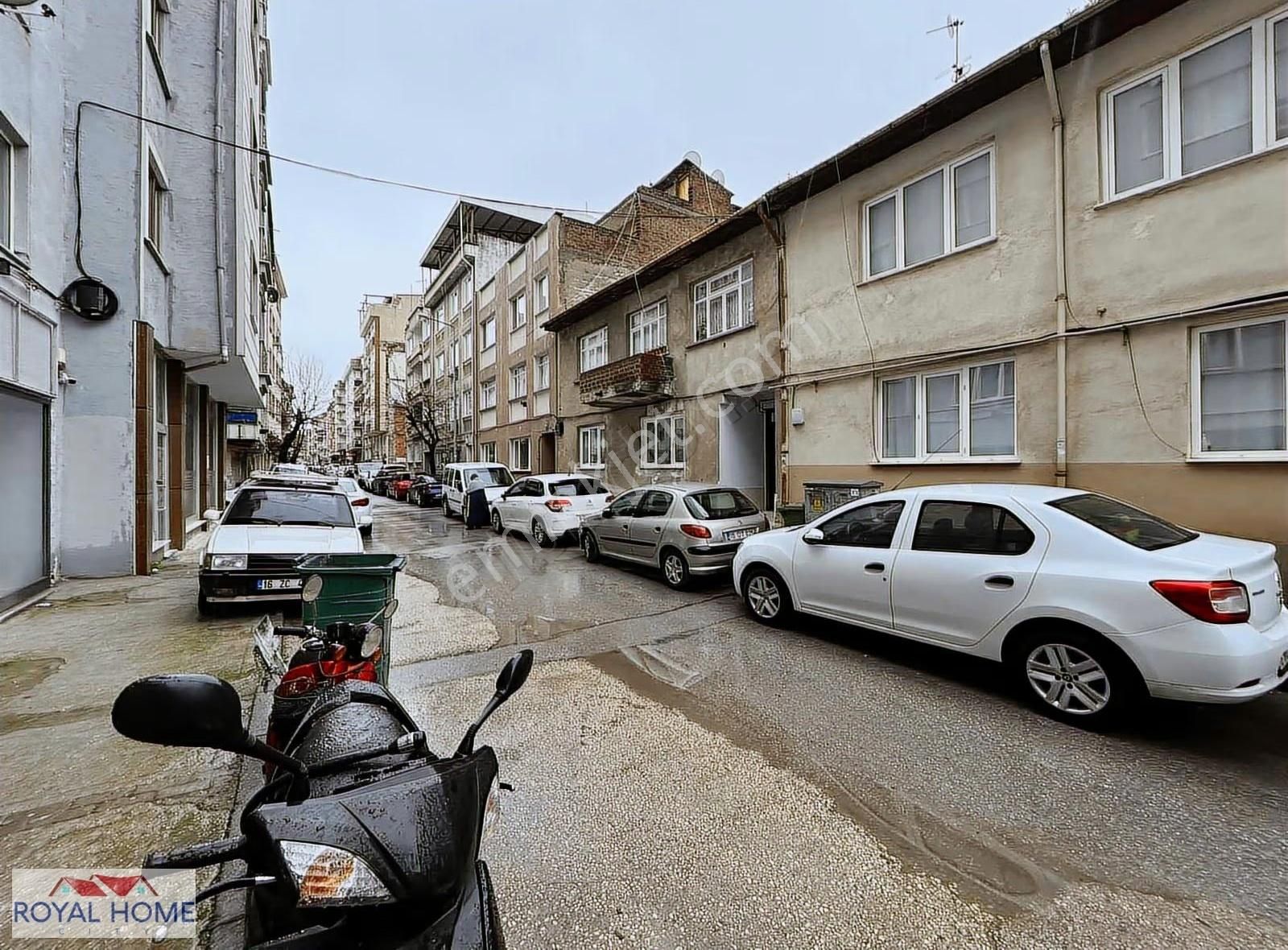Celal Bayar Caddesi Alt Sokağında Kiralık Dükkan - Görsel 2