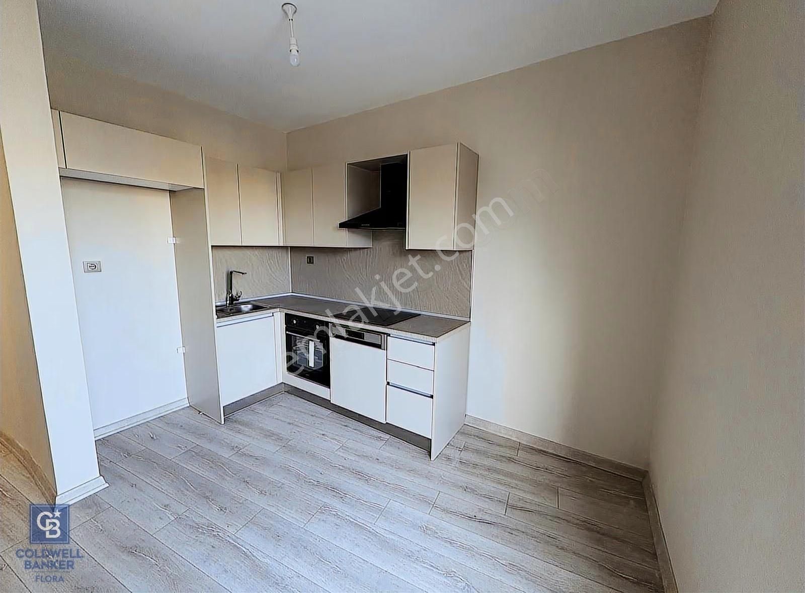Meydan Ardıçlı 'da Balkonlu Meydan Cepheli Kiralık Daire - Görsel 4