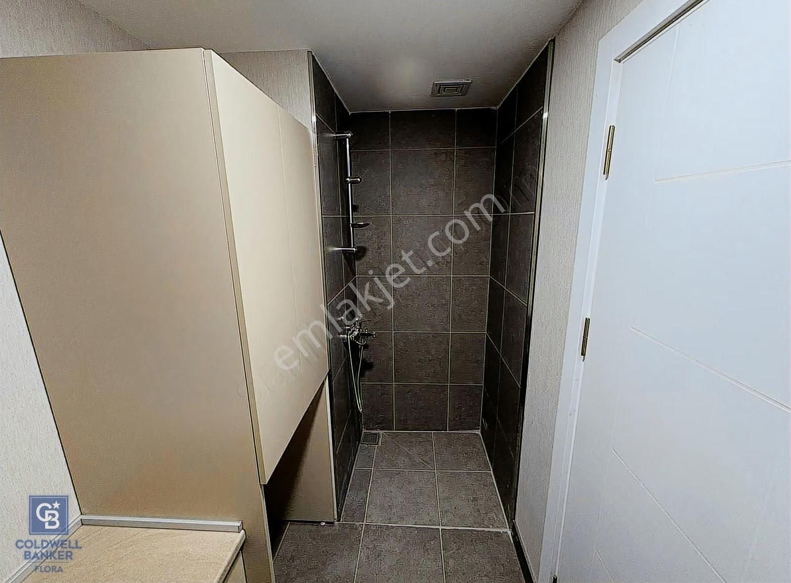 Meydan Ardıçlı 'da Balkonlu Meydan Cepheli Kiralık Daire - Görsel 2