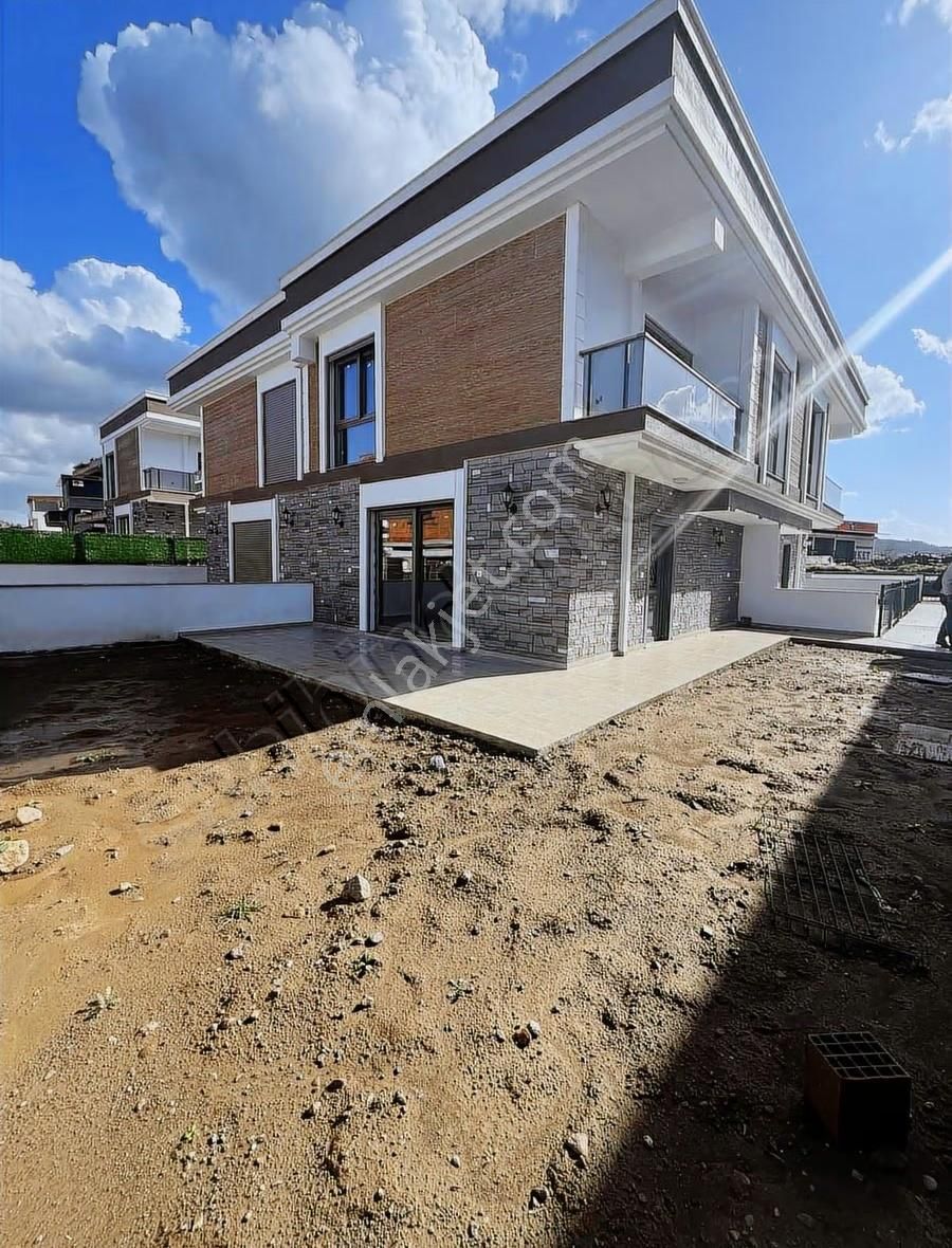 Canyurt Gayrimenkulden Yeni Foçada Satılık Villa - Görsel 14