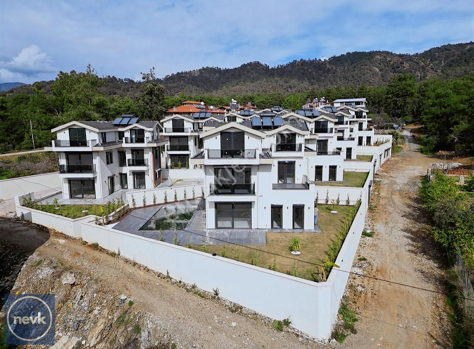 Nevk 'ten Kargıda Lüks Havuzlu Villa - Görsel 33
