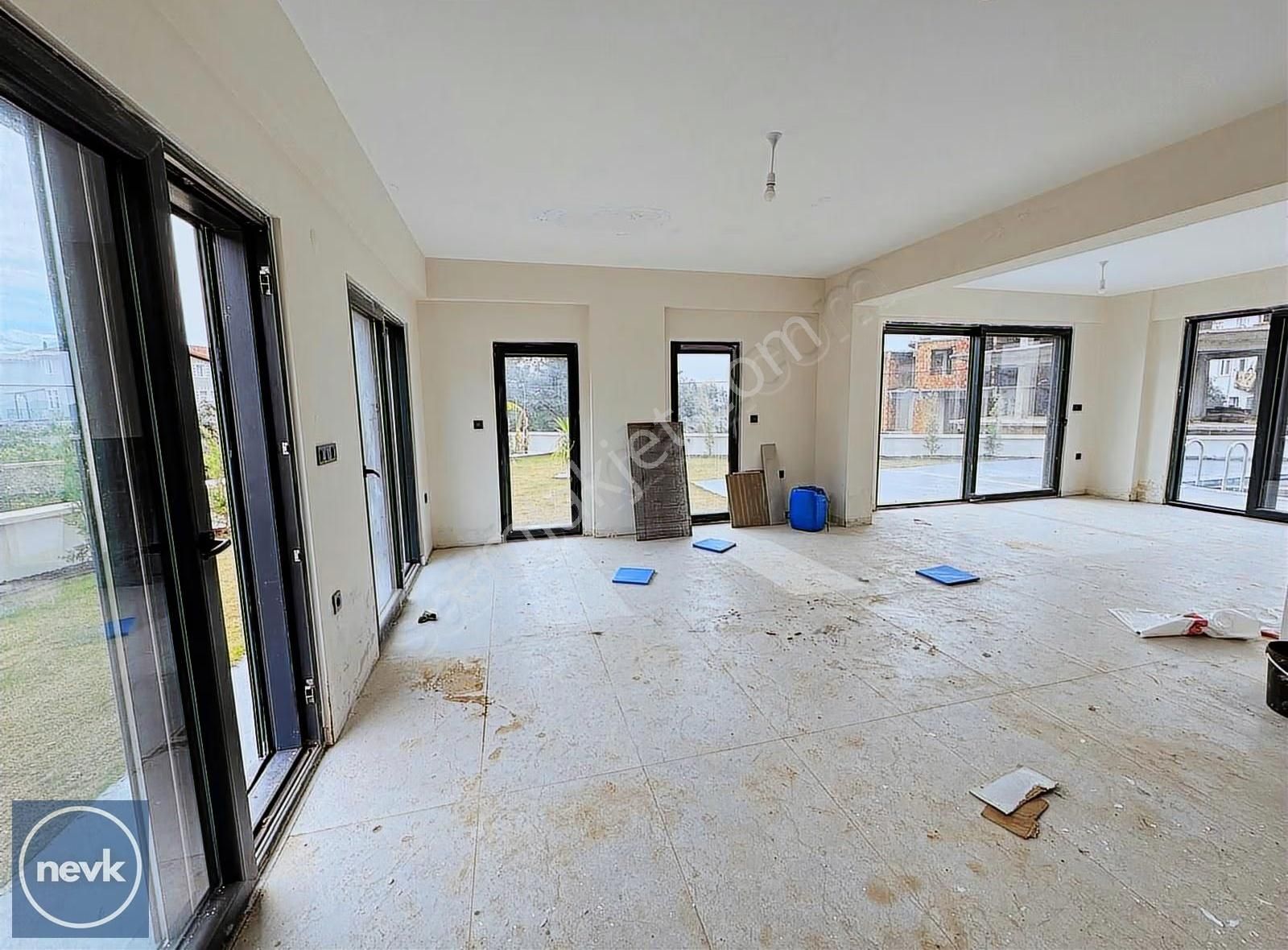 Nevk 'ten Kargıda Lüks Havuzlu Villa - Görsel 9