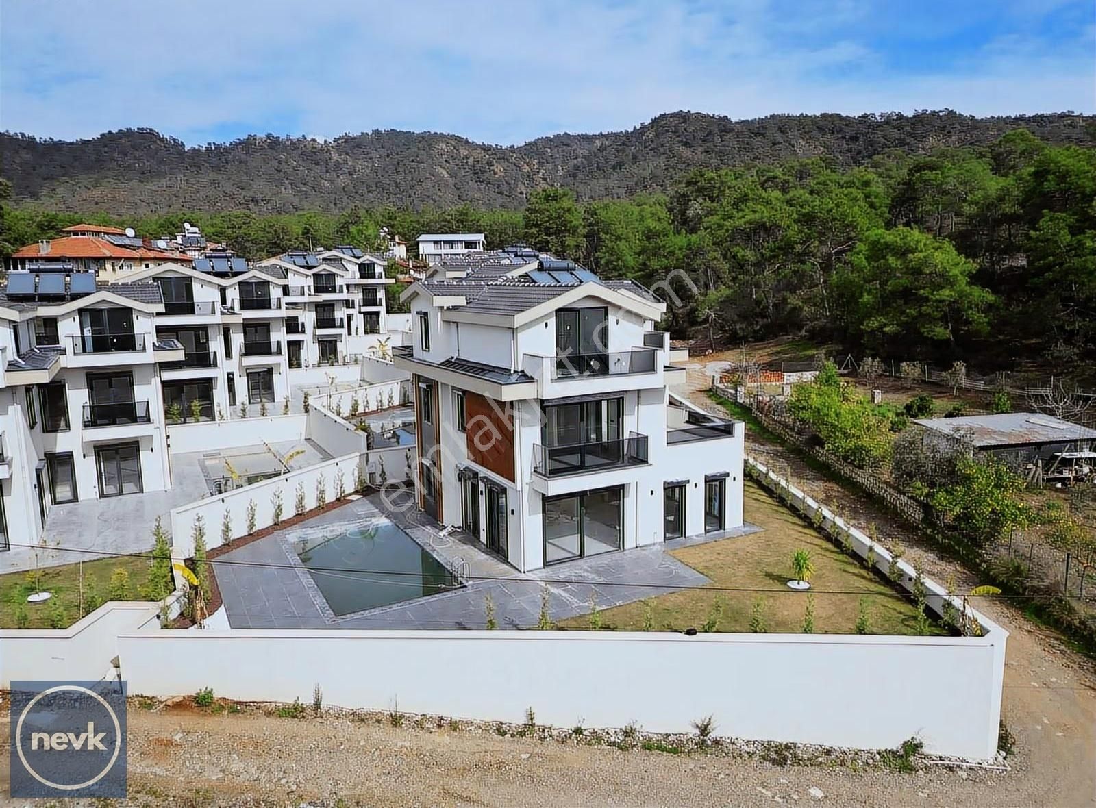 Nevk 'ten Kargıda Lüks Havuzlu Villa - Görsel 16