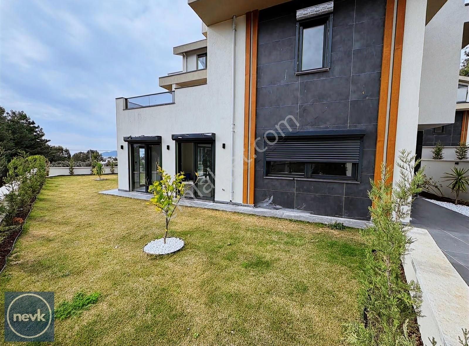 Nevk 'ten Kargıda Lüks Havuzlu Villa - Görsel 24