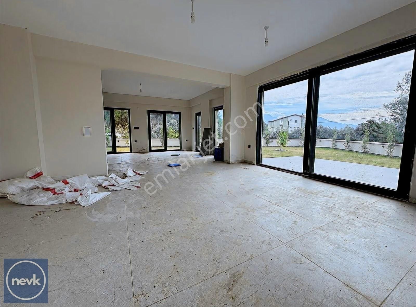 Nevk 'ten Kargıda Lüks Havuzlu Villa - Görsel 2