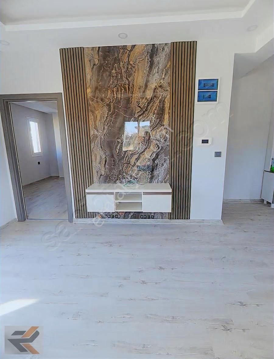 İncirlikte Nizamiye Karşısında Geniş Oturum 1+1 - Görsel 11