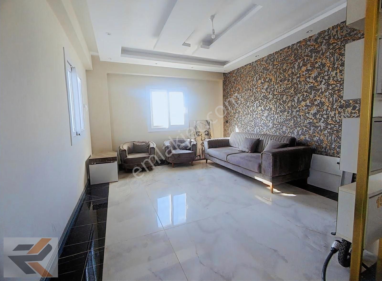 İncirlikte Nizamiye Karşısında Geniş Oturum 1+1 - Görsel 12