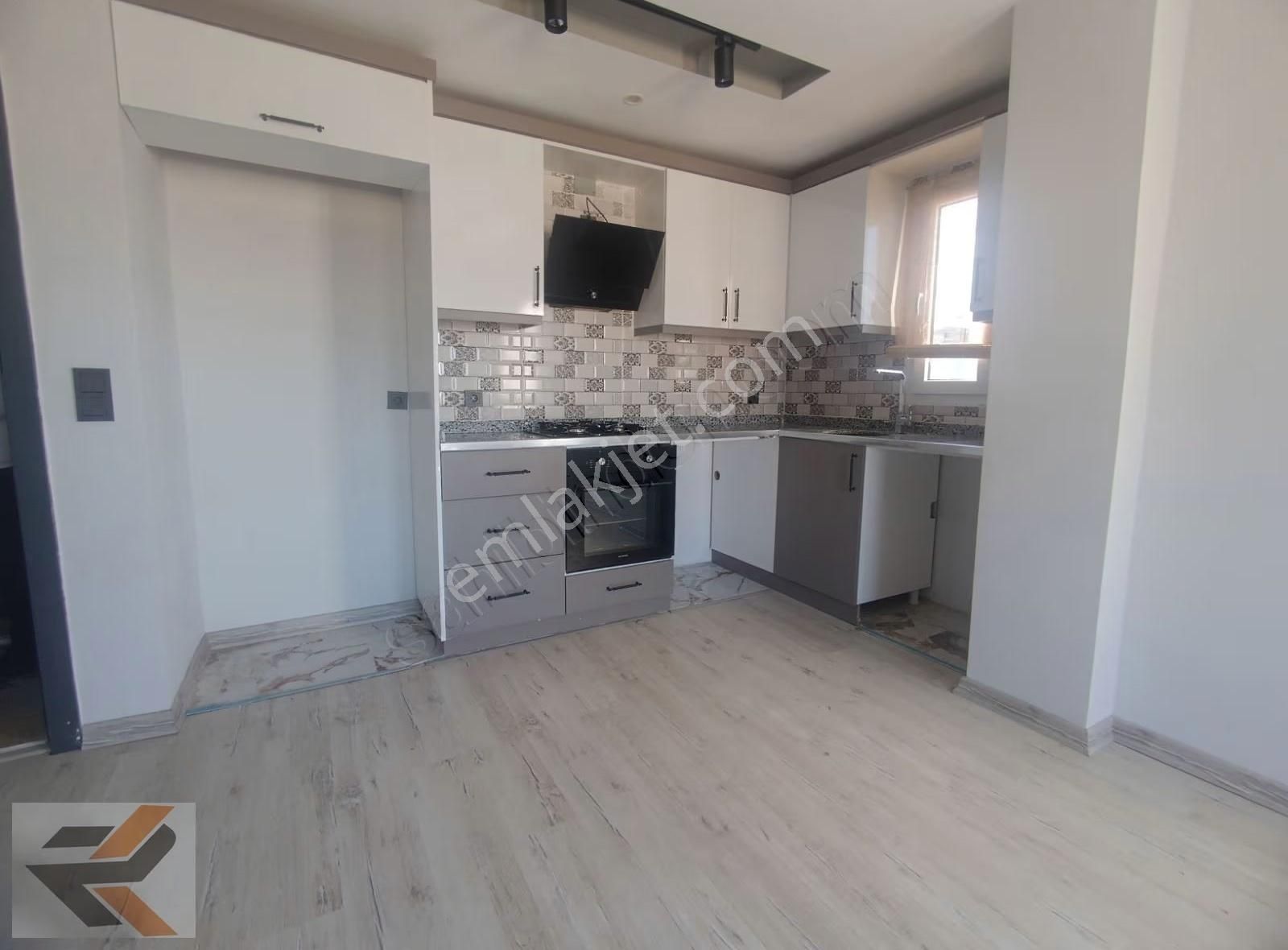 İncirlikte Nizamiye Karşısında Düşük Katli 1+1 - Görsel 11