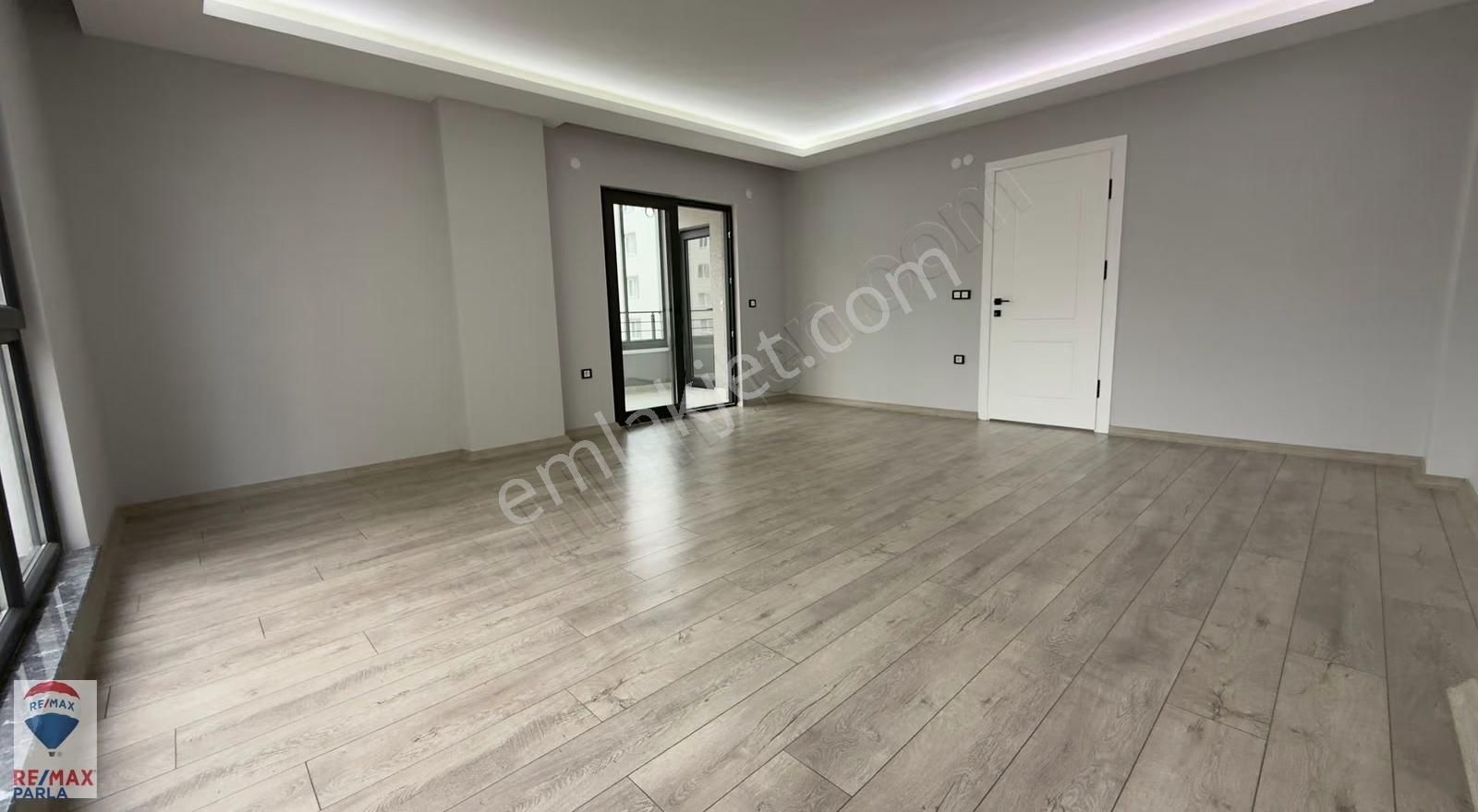 19 Mayıs Bulvarına Cephe Remax Rahşan Çam'dan Geniş-lüks 2+1 - Görsel 2