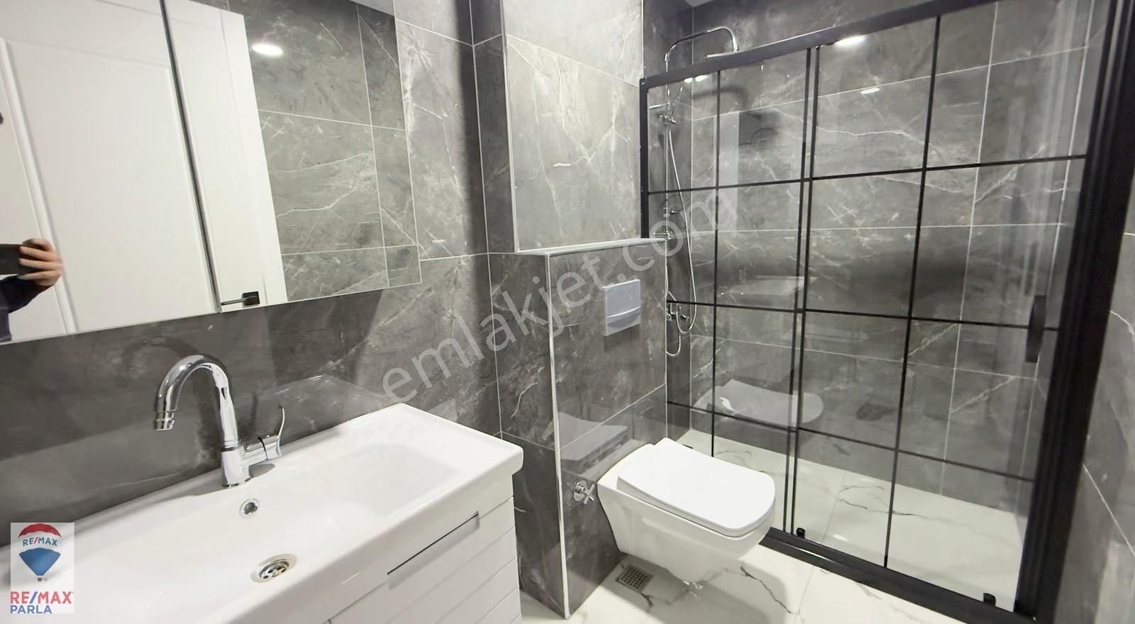 19 Mayıs Bulvarına Cephe Remax Rahşan Çam'dan Geniş-lüks 2+1 - Görsel 11