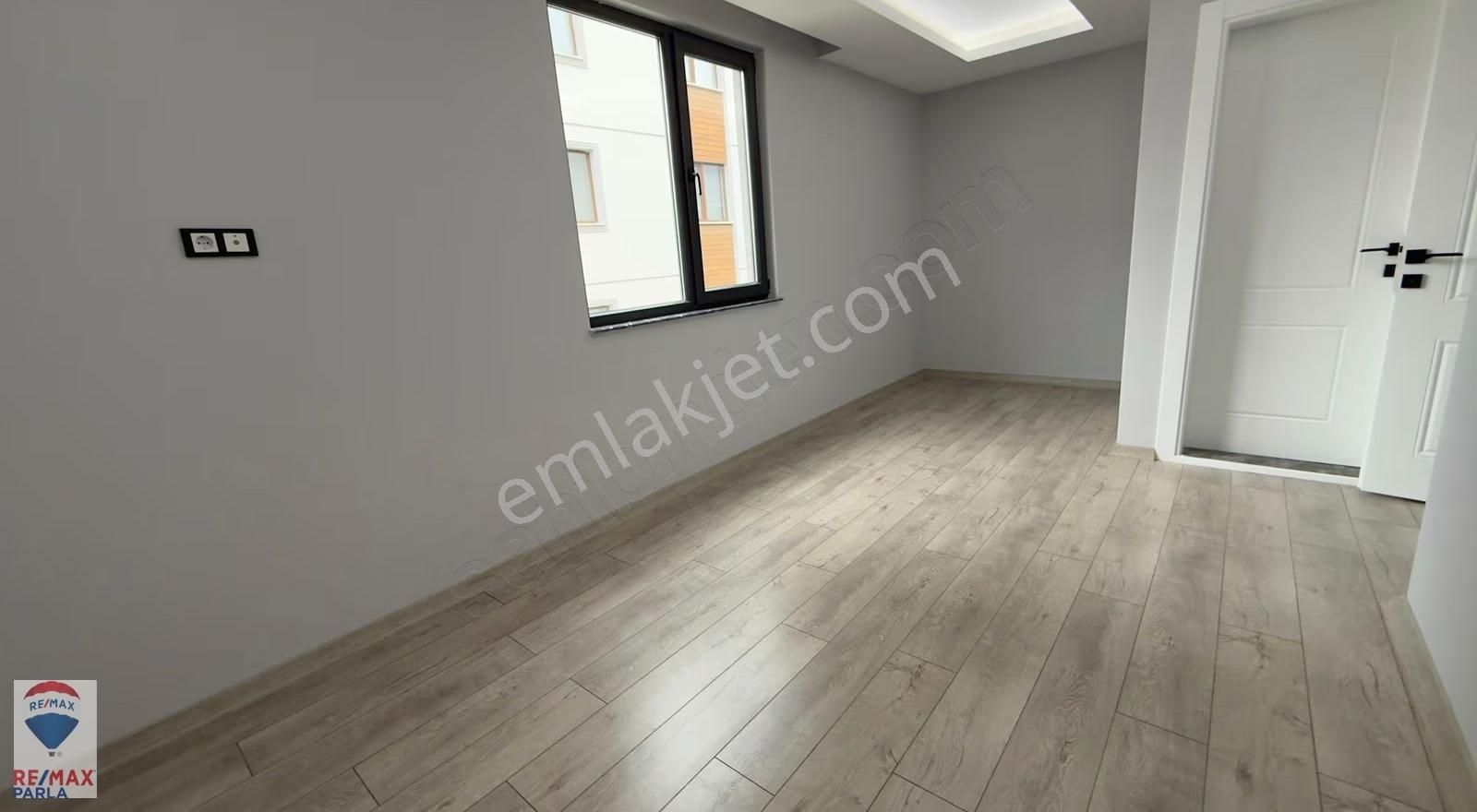 19 Mayıs Bulvarına Cephe Remax Rahşan Çam'dan Geniş-lüks 2+1 - Görsel 7