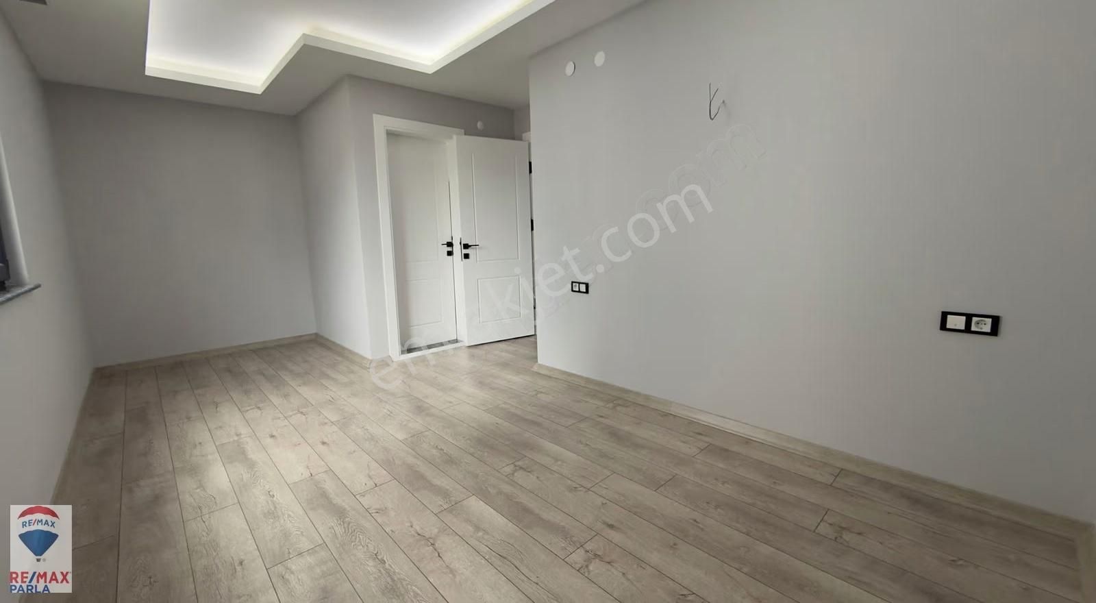 19 Mayıs Bulvarına Cephe Remax Rahşan Çam'dan Geniş-lüks 2+1 - Görsel 4