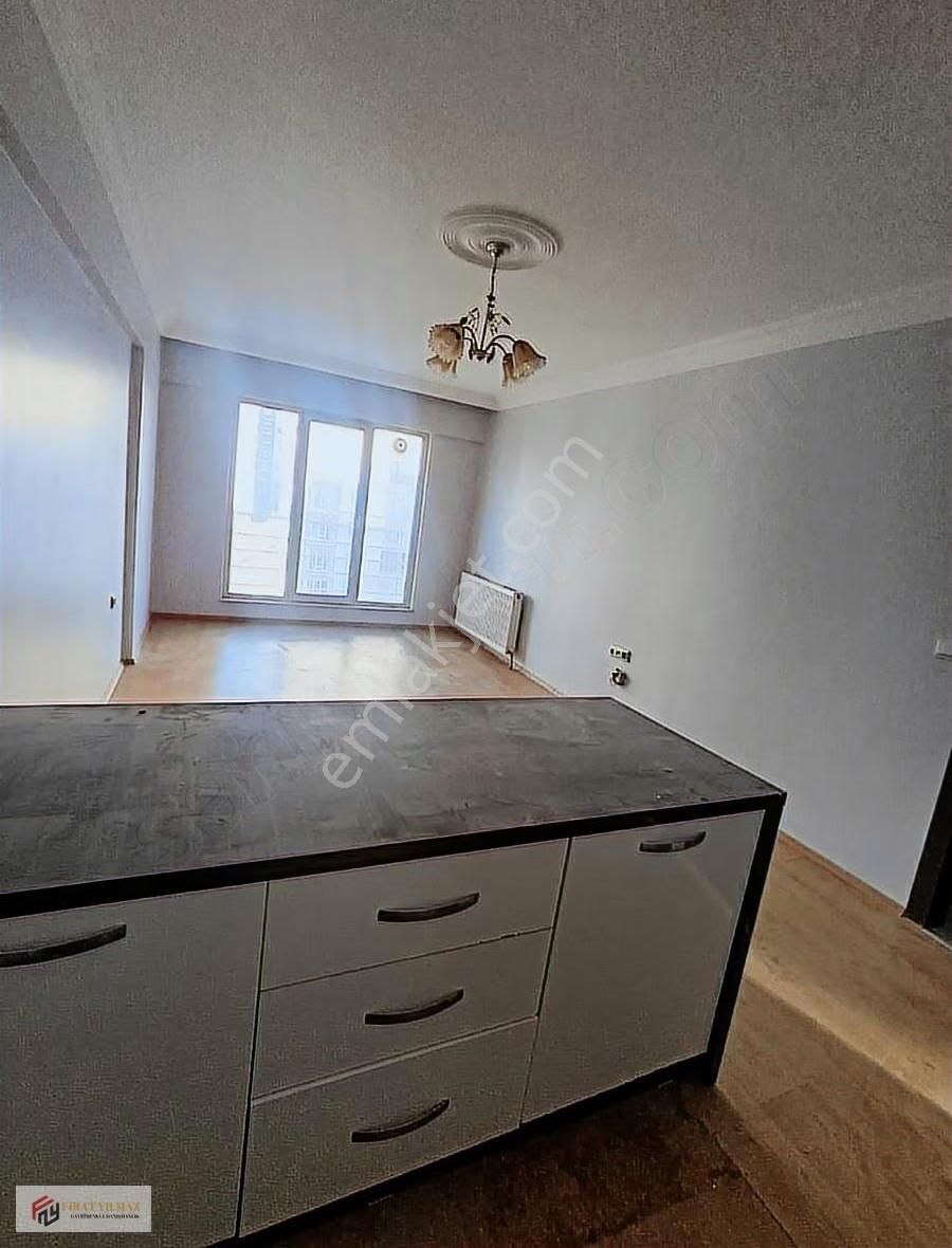 Karasu Caddesinde 2+1 Kiralık Daire - Görsel 2