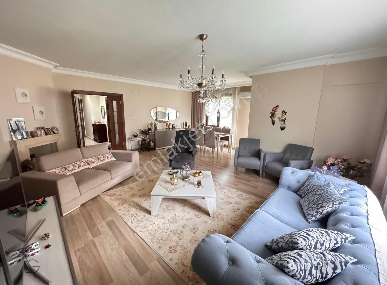 Atölye'den Göztepe Merkezde 140m2 Net 4+1 Komple Yenilenmiş