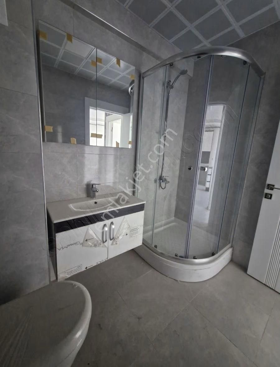 Süper Lokasyon! Bahçelievlerde Sıfır 1+1 Kiralık - Görsel 14