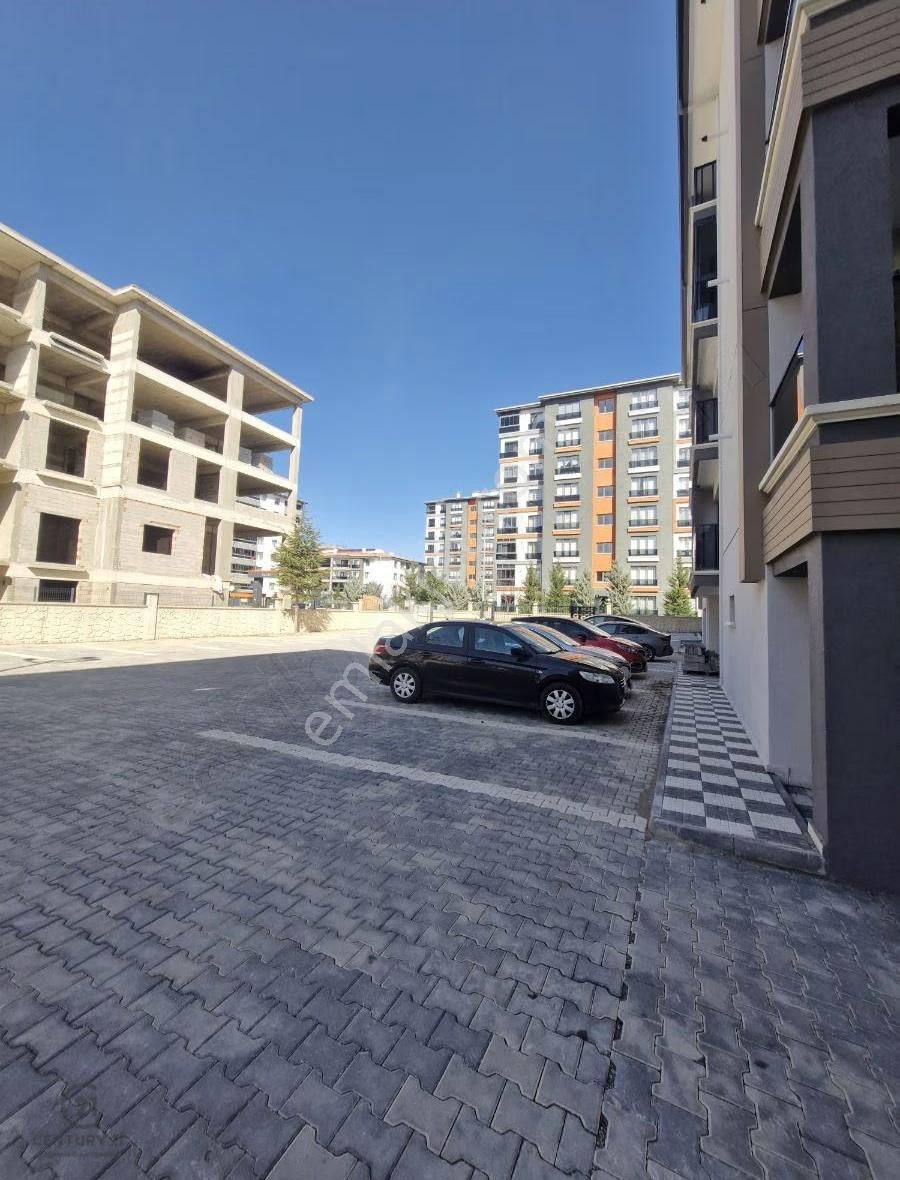 Süper Lokasyon! Bahçelievlerde Sıfır 1+1 Kiralık - Görsel 22