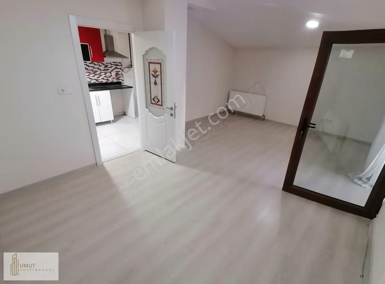 Adnan Kahveci Kolejlerde Site İçi Geniş 1+1 +çift Kapalı Teraslı - Görsel 3
