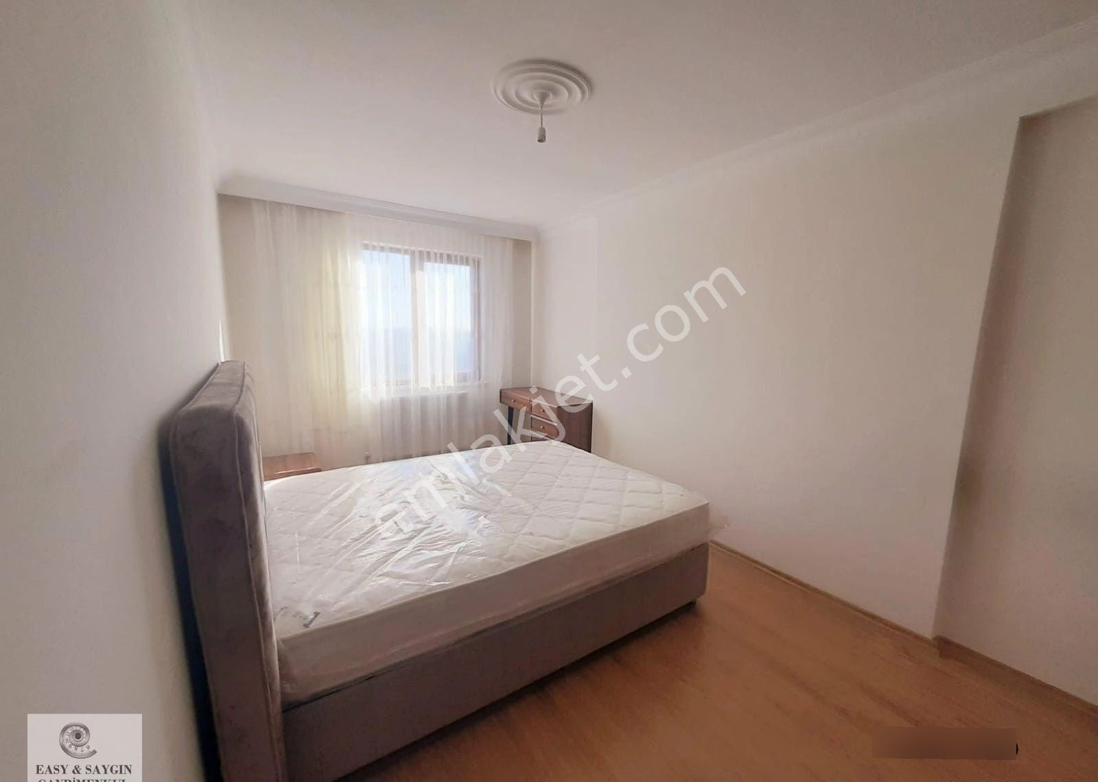 Ümraniye İstiklal De 3+1 Full Eşyalı Mobilyalı Daire---metroya Yakın--- - Görsel 8
