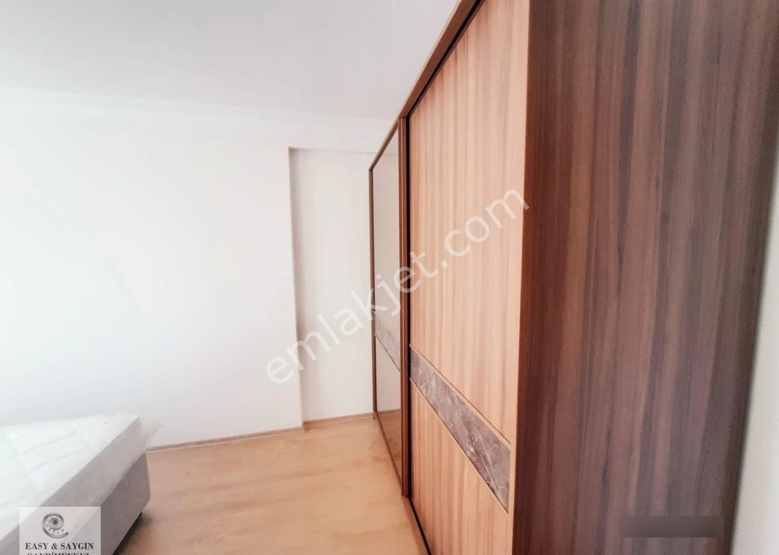 Ümraniye İstiklal De 3+1 Full Eşyalı Mobilyalı Daire---metroya Yakın--- - Görsel 5