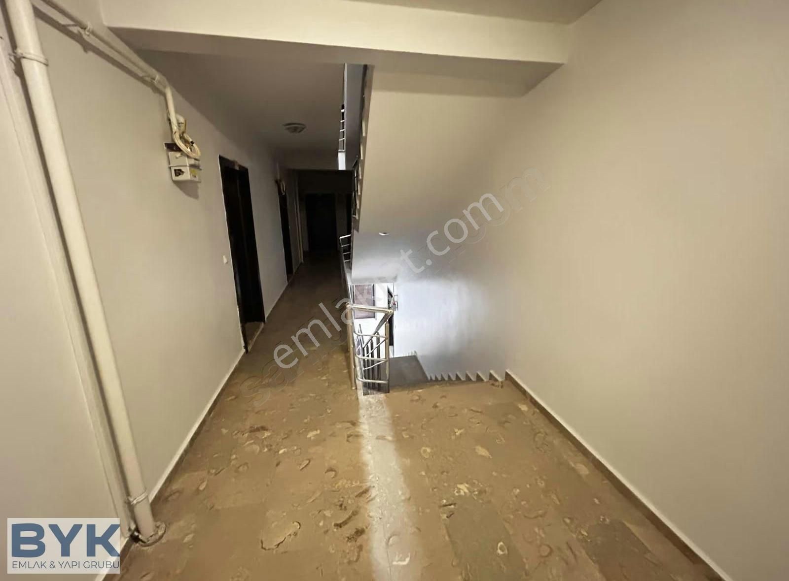 Byk' Dan! İskanlı! Eşyalı! Geniş M2! Güney Cephe! Satılık 1+1! - Görsel 8