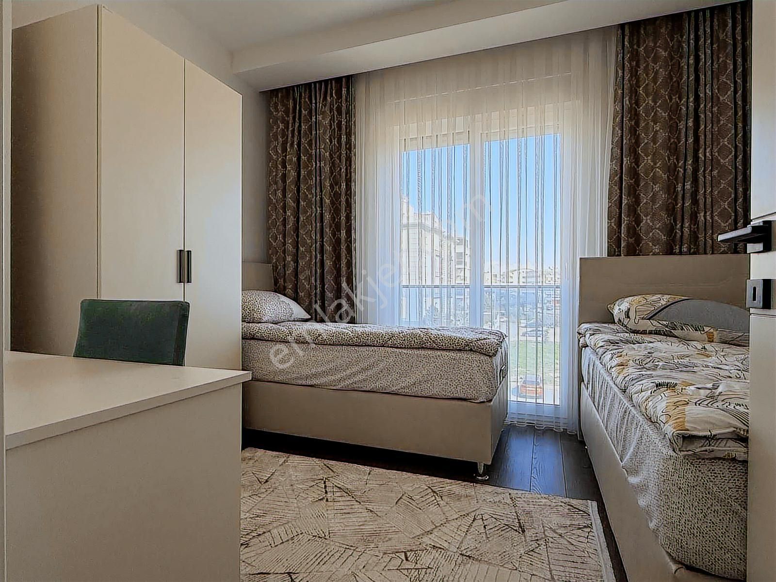 Gasa Grande'de Katta Ful Eşyalı Ebeveyn Banyolu Önü Açık Daire - Görsel 11