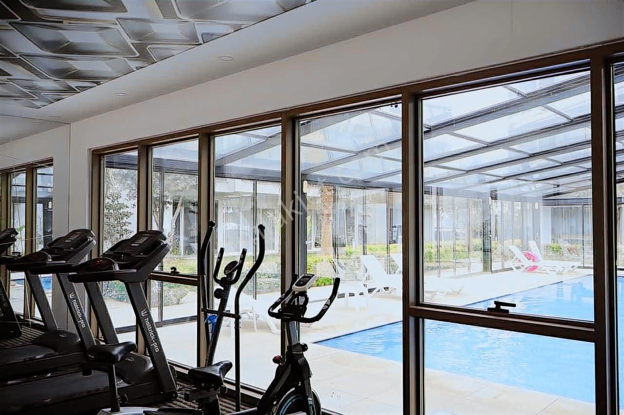 Gasa Grande'de Katta Ful Eşyalı Ebeveyn Banyolu Önü Açık Daire - Görsel 16