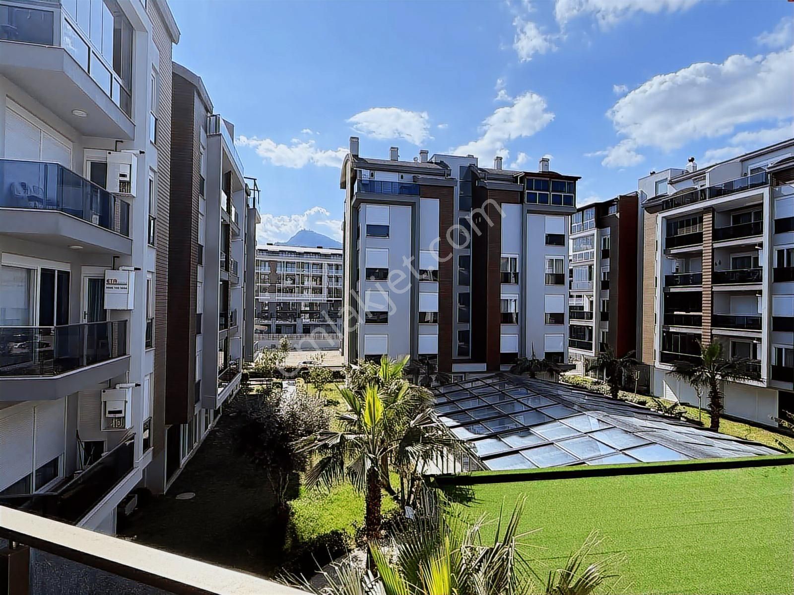 Gasa Grande'de Katta Ful Eşyalı Ebeveyn Banyolu Önü Açık Daire