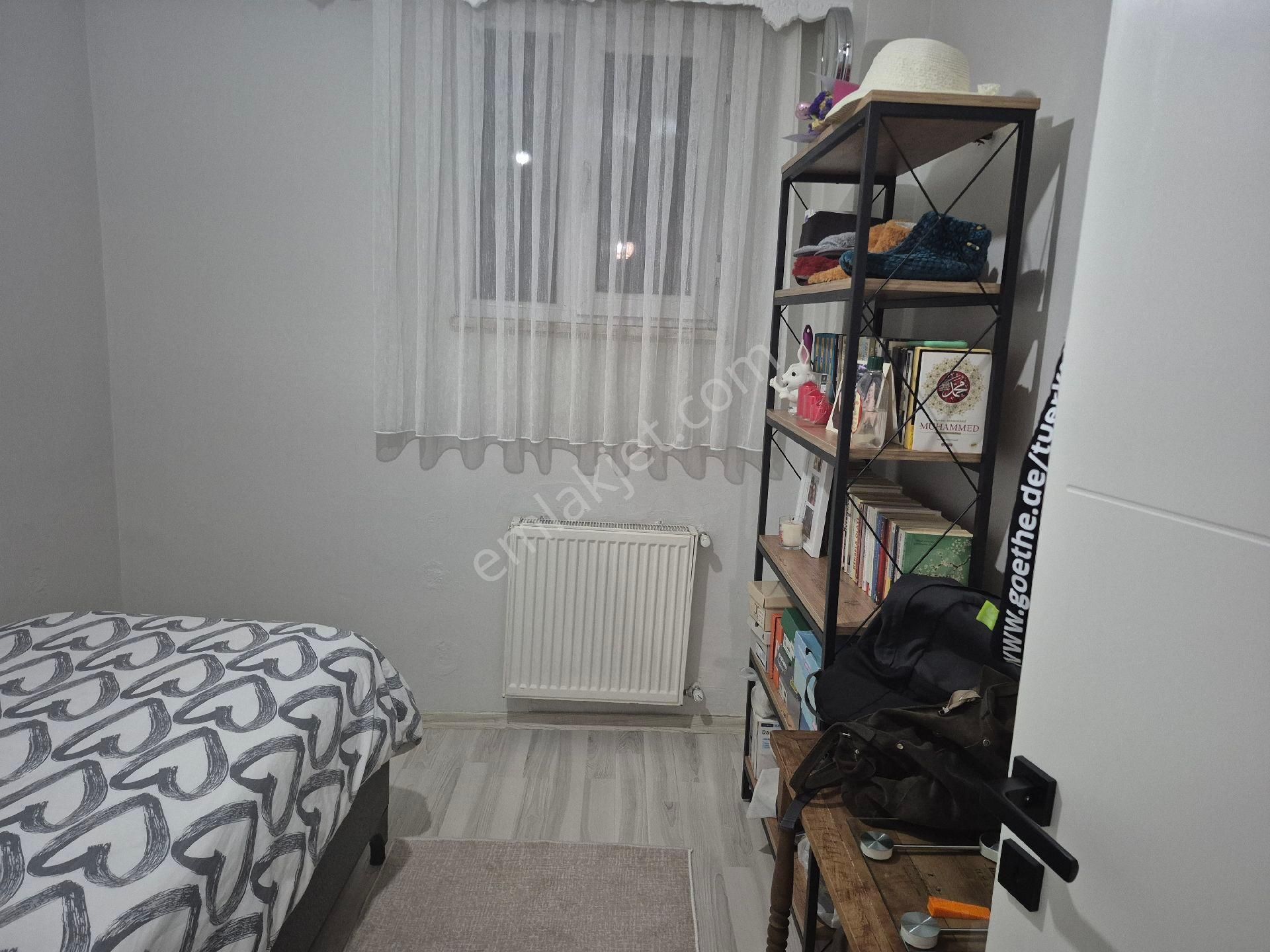 Satılık Kod 2 15 Yıllık 2+1 85 Metrekare Net Okulla Pazara Ulaşımı Her Yere Yakın Daire - Görsel 9