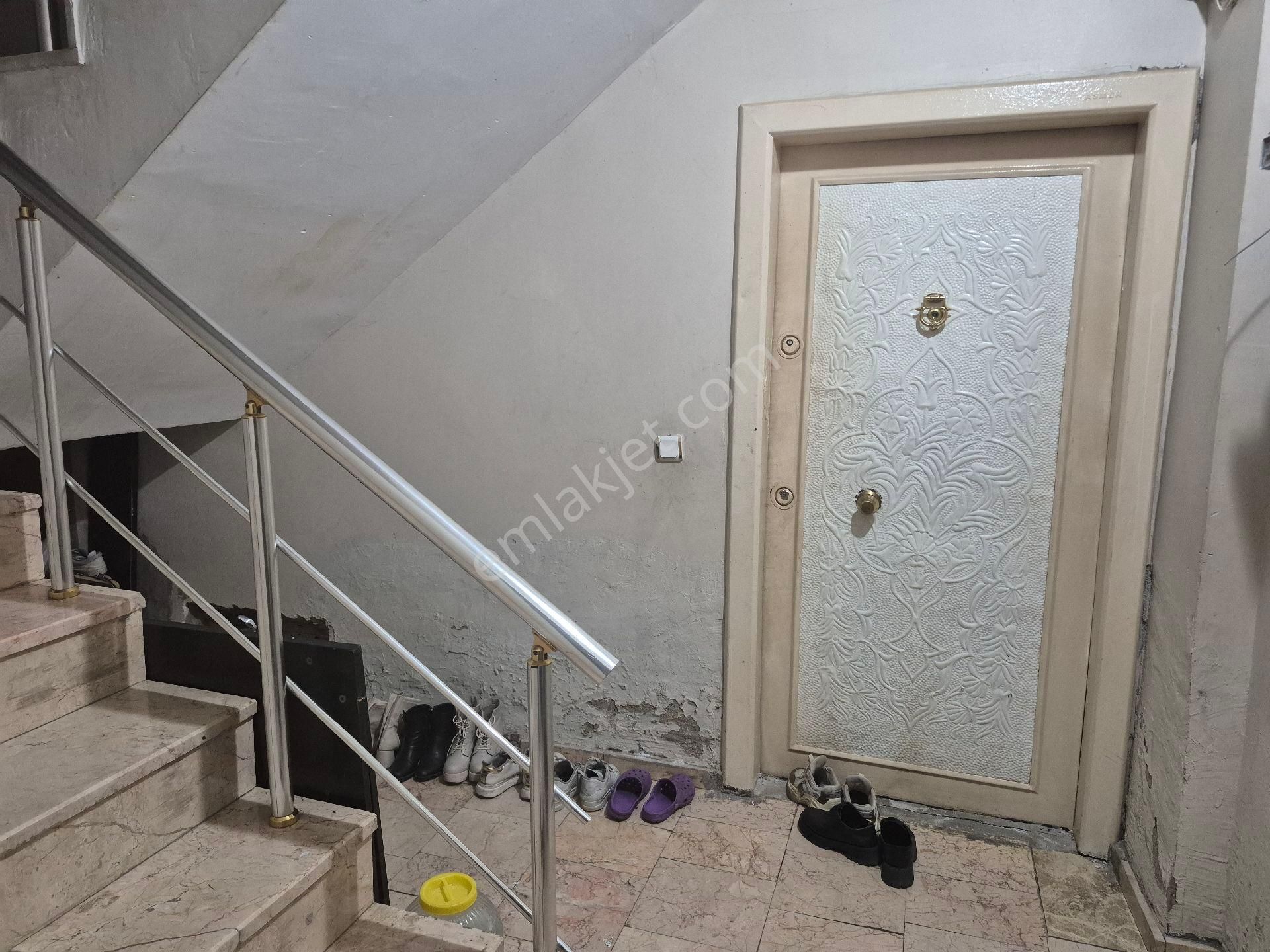 Satılık Kod 2 15 Yıllık 2+1 85 Metrekare Net Okulla Pazara Ulaşımı Her Yere Yakın Daire - Görsel 5