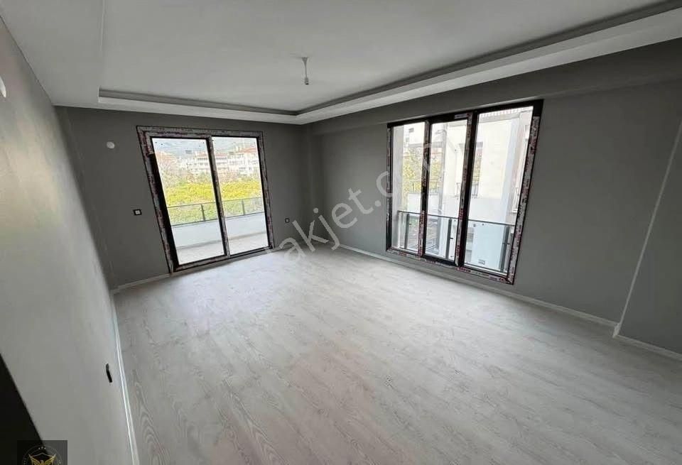 Beylikdüzü Cumhuriyet Mah Metrobüse Yakın 3+1 Dairemiz - Görsel 7