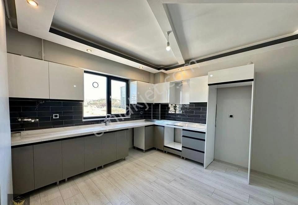 Beylikdüzü Yakuplu Mh.otoparklı Evebeyn Banyolu 2+1 Satılık Daire - Görsel 8