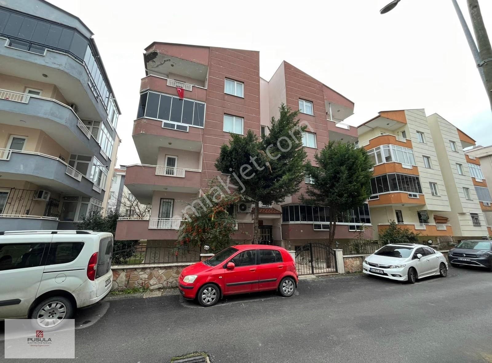 Bahçelievler Mah. Cumhuriyet Cad Yakını Arakat Cam Balkon 3+1