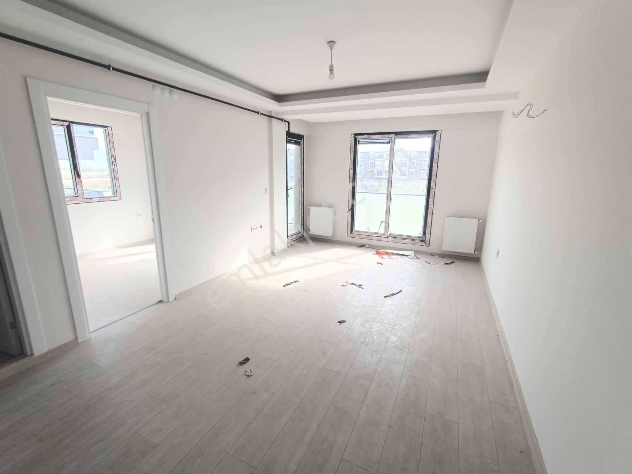 Herşeyi İle Hazır 1+1 Sıfır Lüks Ara Kat Daire