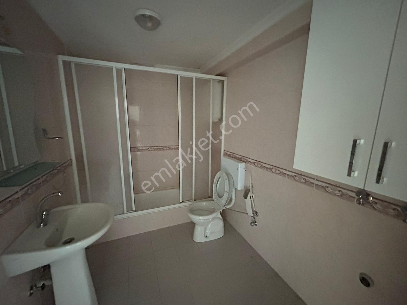 Barış Mahallesi Havuzlu Site İçerisinde 3+1 Arakat Kombili Daire - Görsel 4