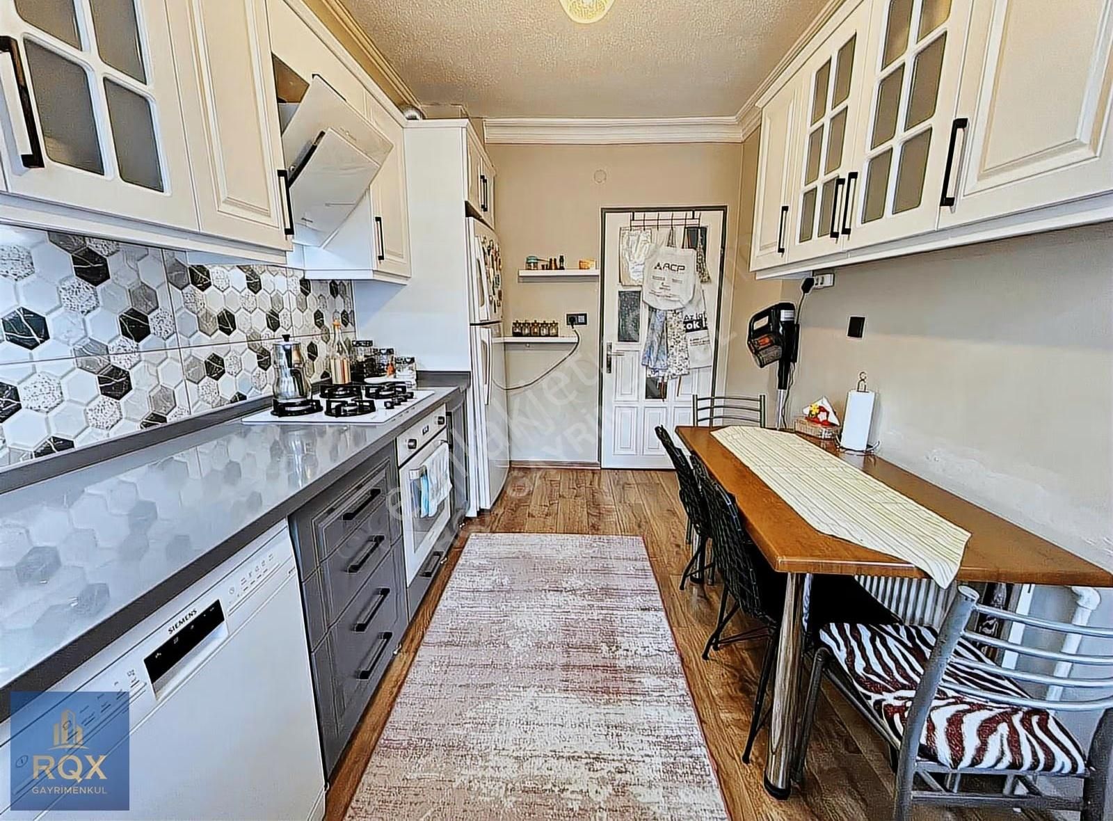 Eryaman Yavuz Selimde Havuzlu Sitede Yapılı 3+1 Daire - Görsel 3