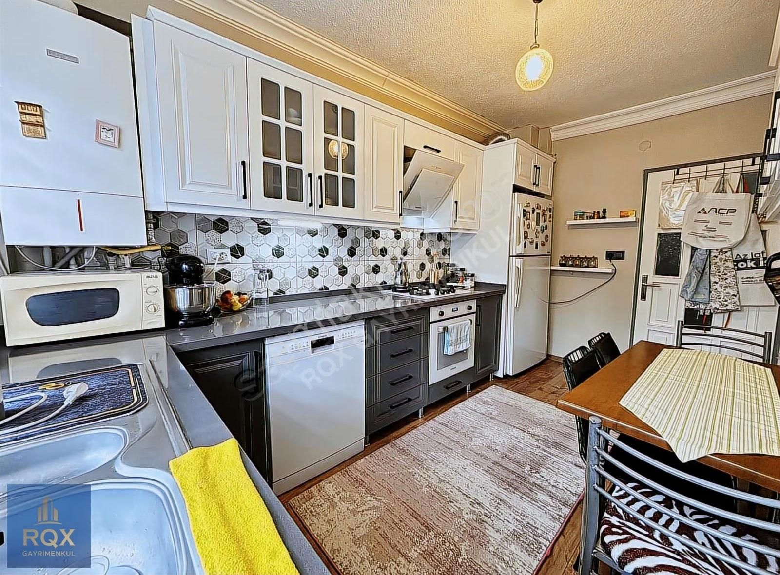 Eryaman Yavuz Selimde Havuzlu Sitede Yapılı 3+1 Daire - Görsel 12