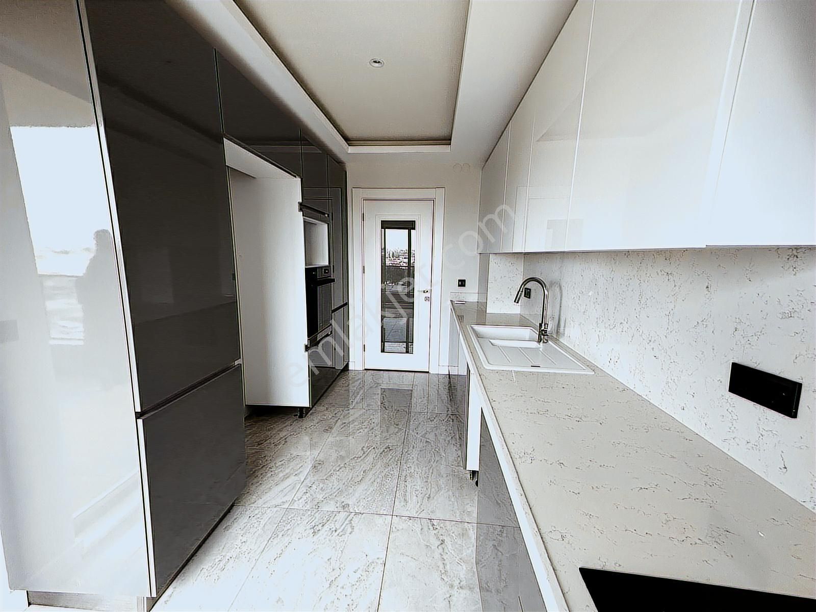 Remax Advantage - Downtown'ın En Güzel Ve Ferah Kiralık Dairesi! - Görsel 12