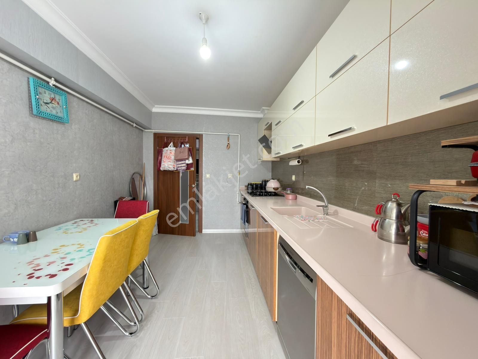 Lokman Hekim Hast. Yakını Asansörlü Bina Orta Kat 3+1 Bağımsız - Görsel 14