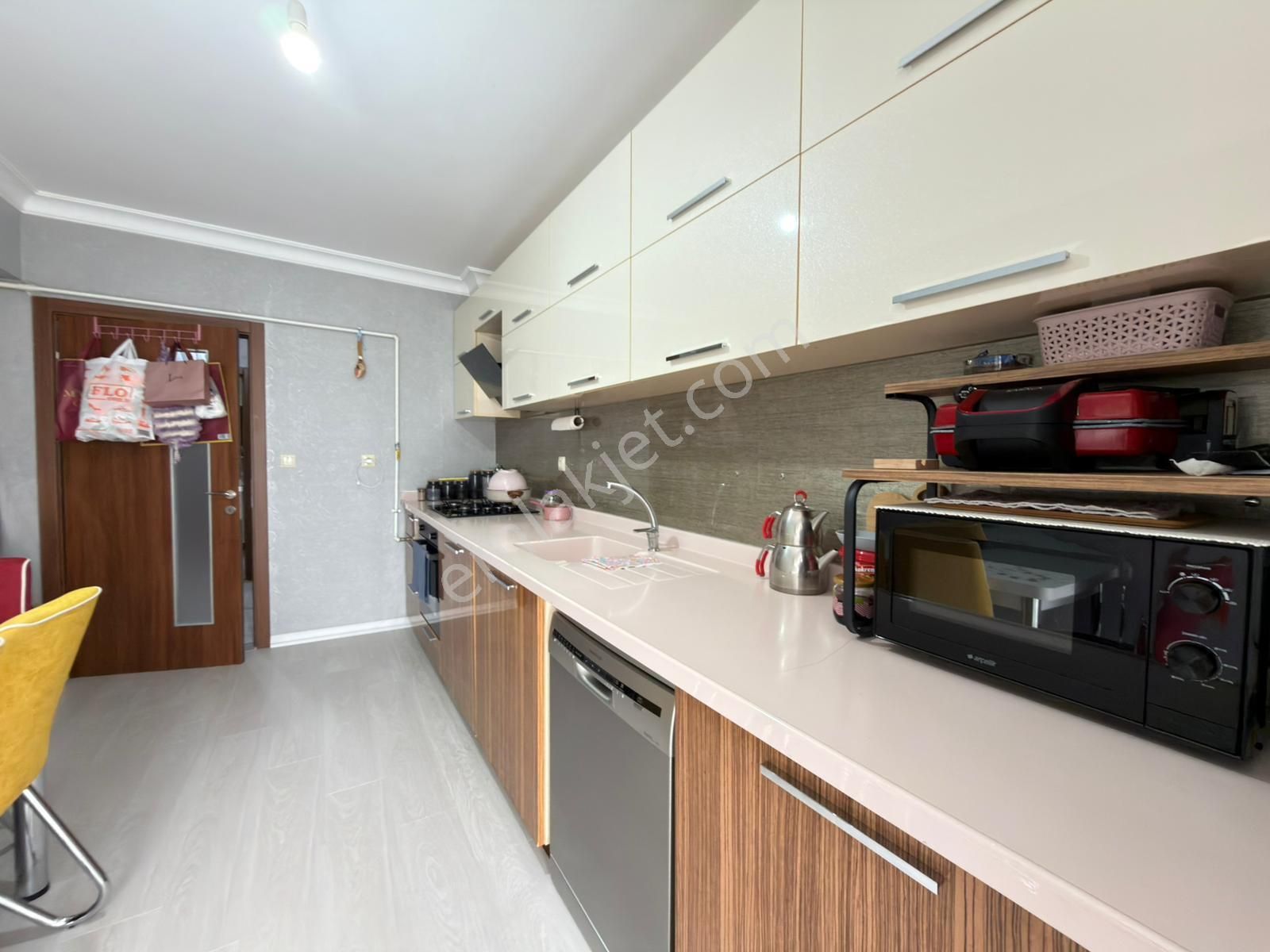 Lokman Hekim Hast. Yakını Asansörlü Bina Orta Kat 3+1 Bağımsız - Görsel 22